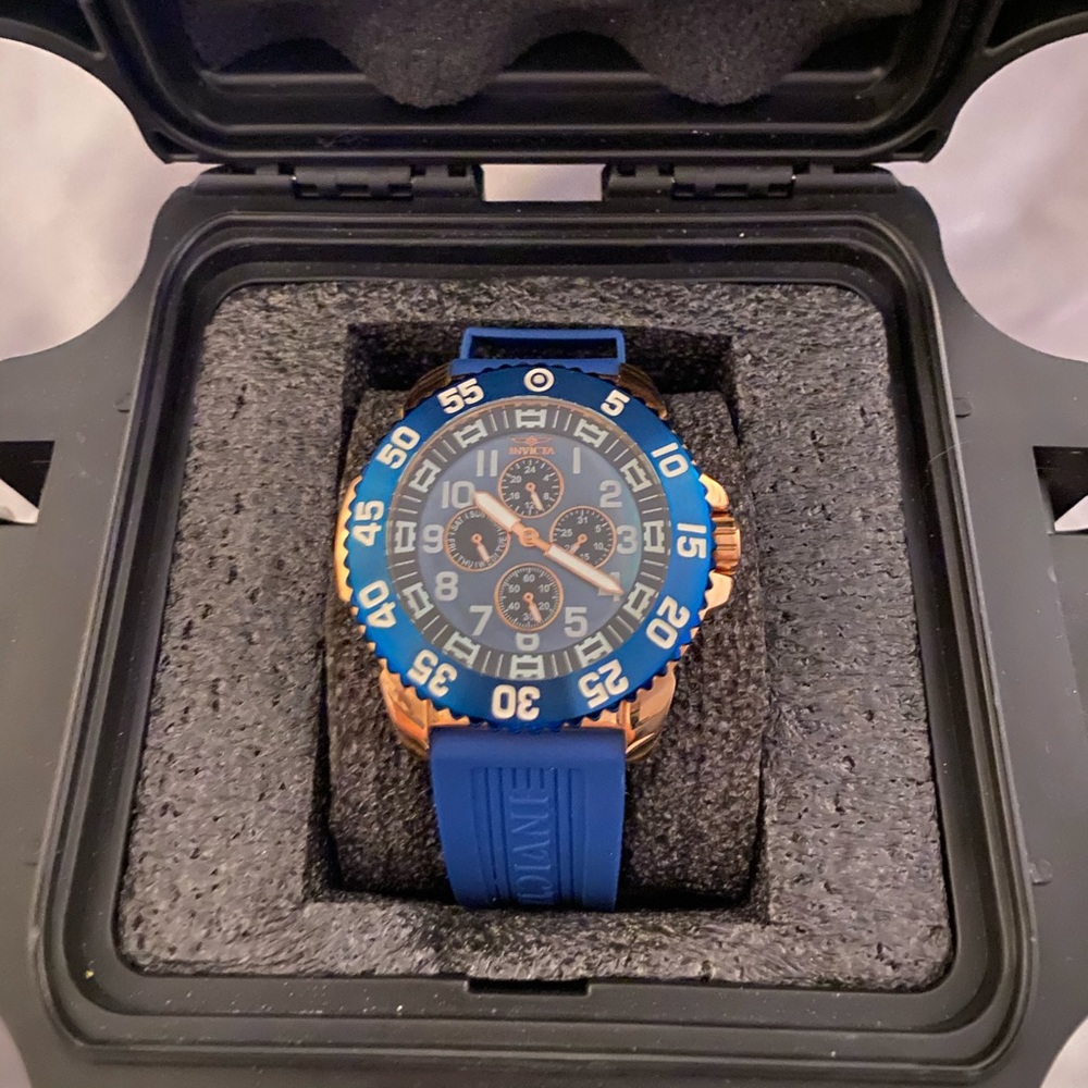 Blue &Gold Invicta pro diver quartz watch